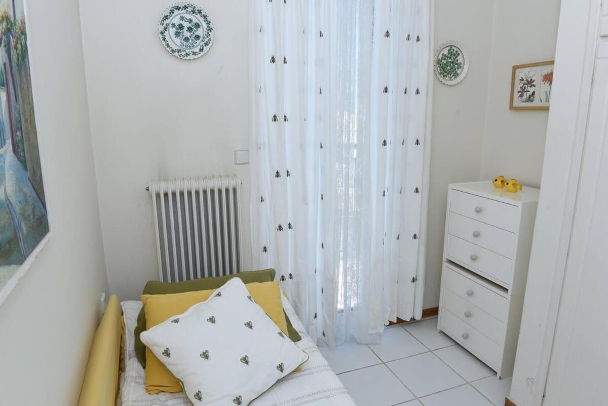 Floor 3bed 2bath With Stunning 360 View *